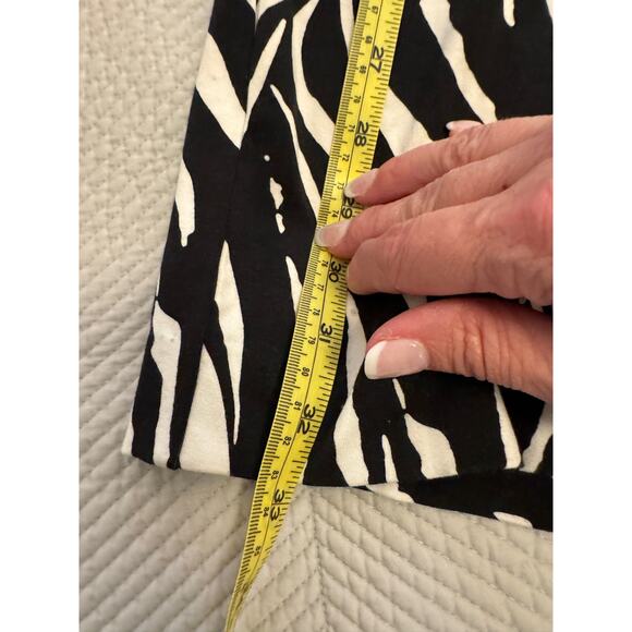 Diane Von Furstenberg DVF Black and White Zebra Print Long Sleeve Dress sz 2 - Picture 13 of 16
